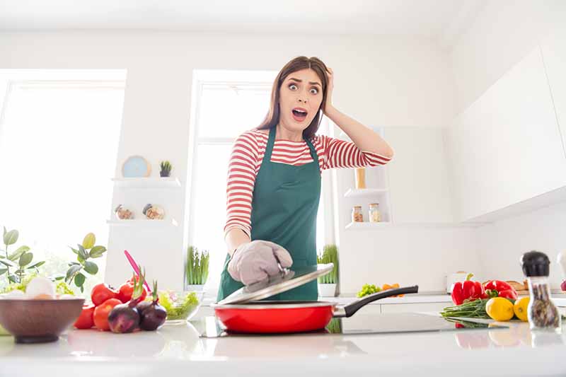 Mistakes to Avoid When You’re Cooking for the First Time